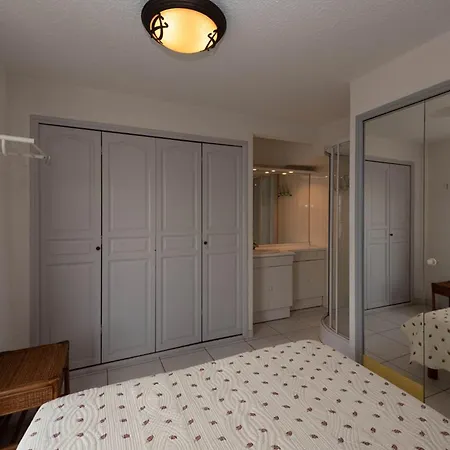 Apartment T2 Avec Terrasse, Clim Et Parking - Fr-1-803-79 Le Lavandou